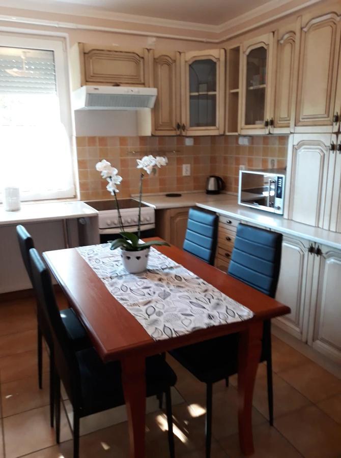 Kiskucko Apartman Hajdúszoboszló Esterno foto